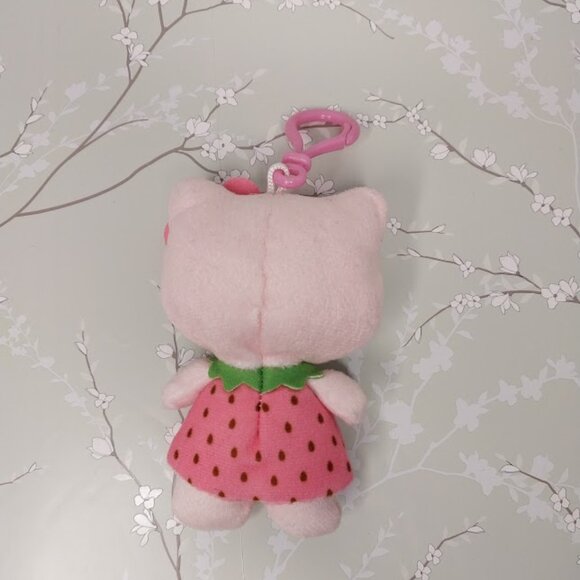 Sanrio Hello Kitty 2020 Fruit Blind Box Strawberry Plushie Keychain - Picture 6 of 6